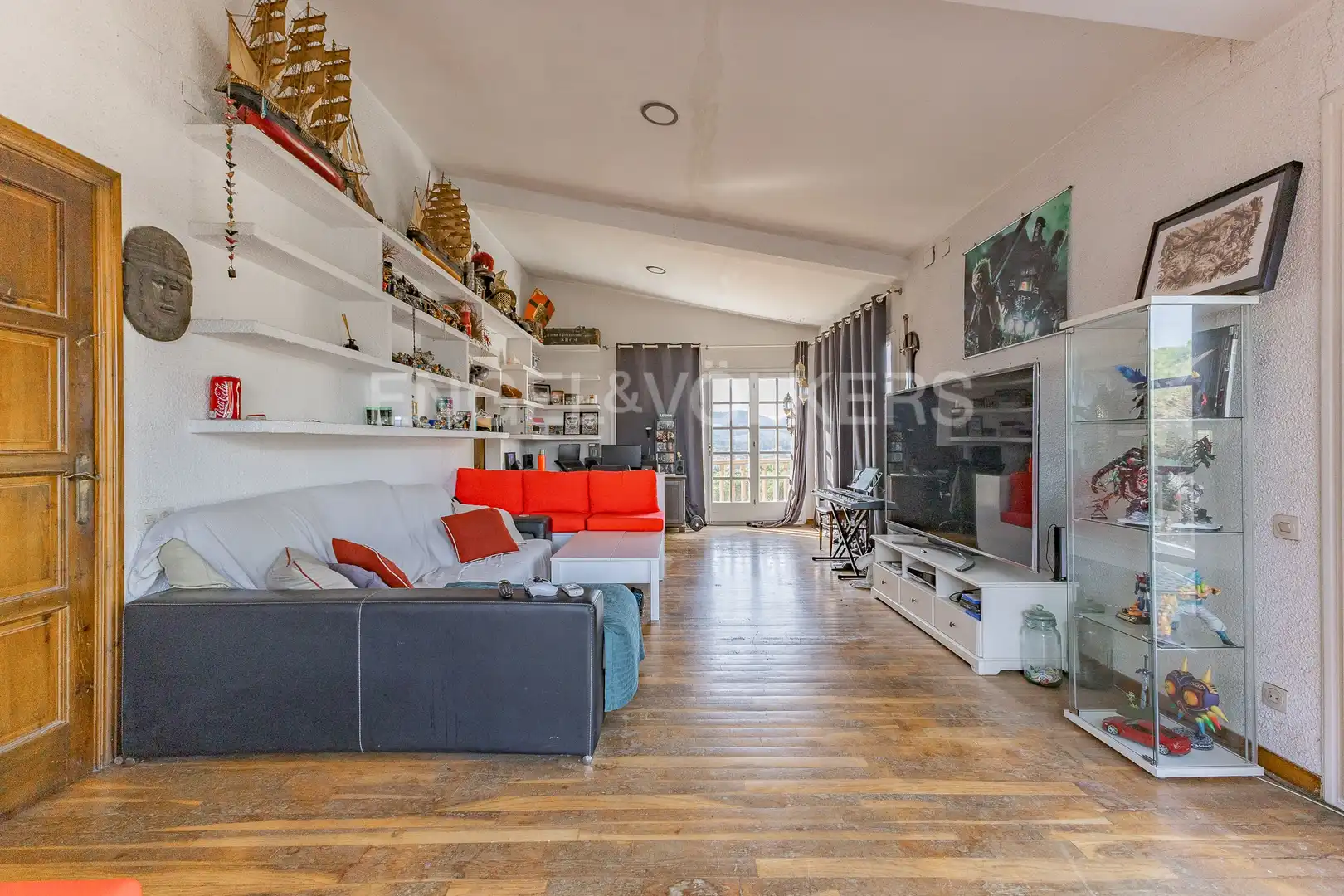 Sala d'estar de Casa o xalet en venda en Montornès del Vallès, Barcelona