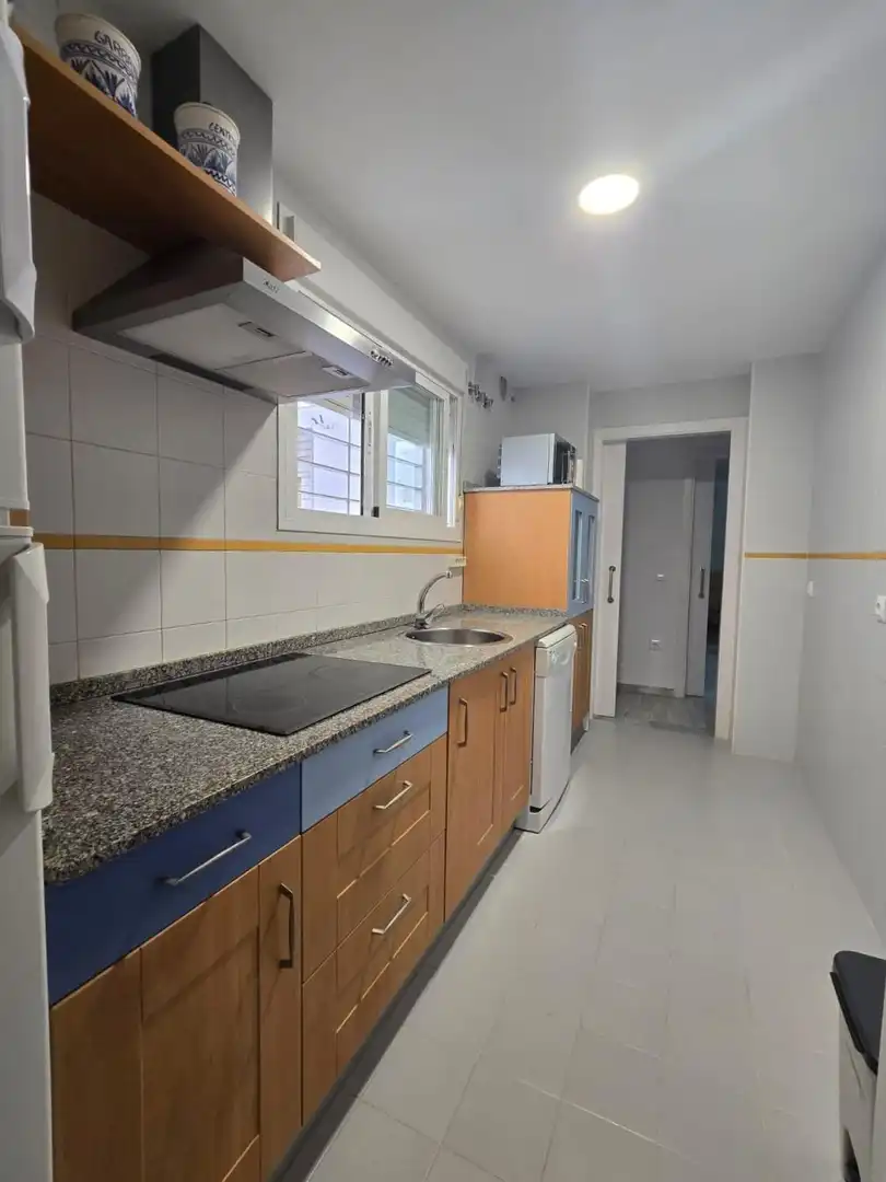 Cuina de Planta baixa de lloguer en Jerez de la Frontera amb Aire condicionat, Terrassa i Moblat