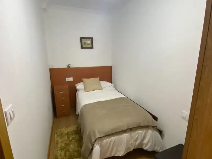 Bedroom of Flat for rent in Vigo   with Parquet flooring, Storage room and Furnished