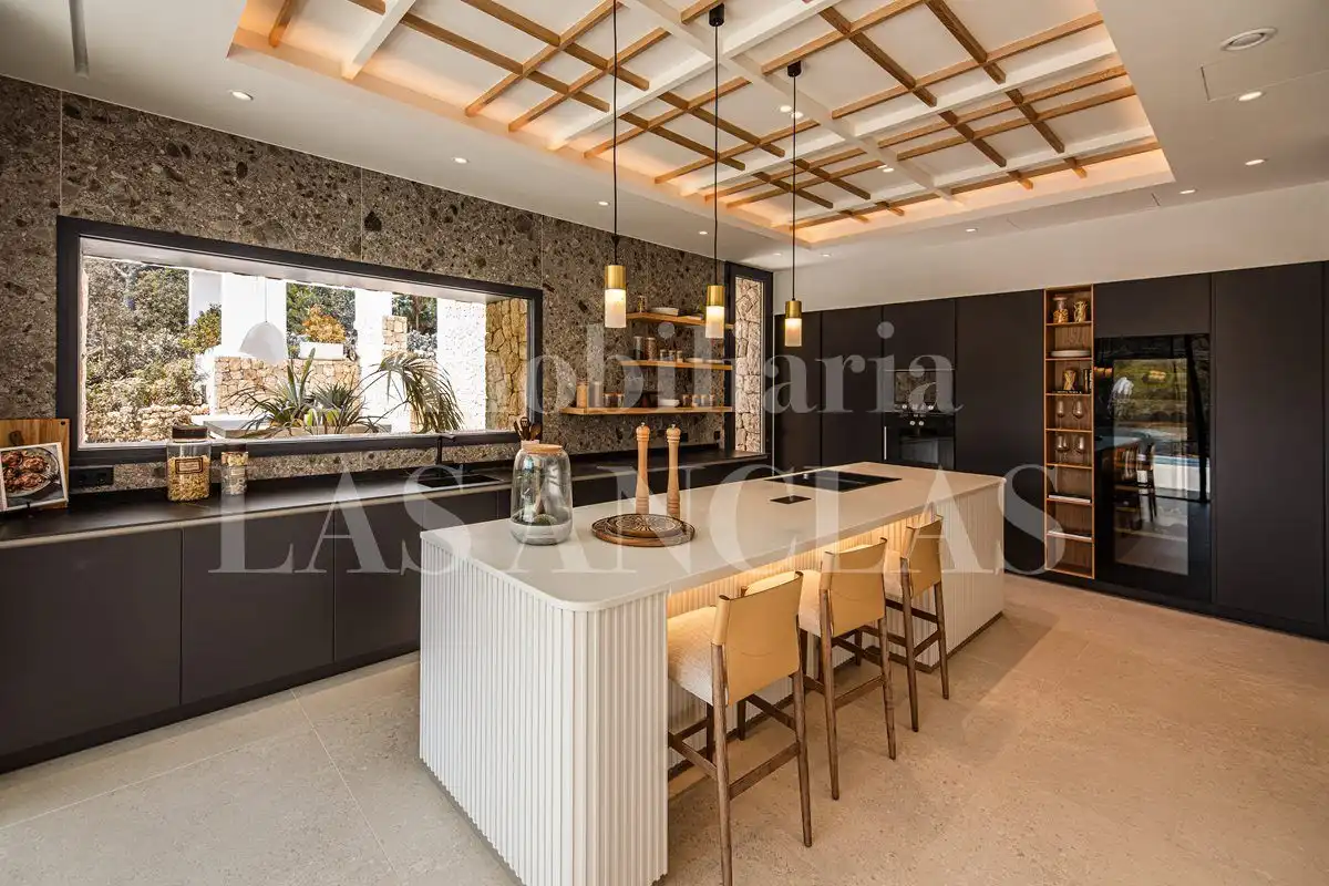 Cocina de Casa o chalet en venta en Santa Eulària des Riu con Terraza, Trastero y Jacuzzi