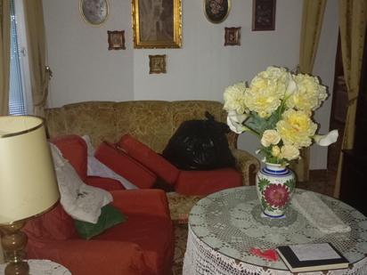 Living room of Flat for sale in  Granada Capital