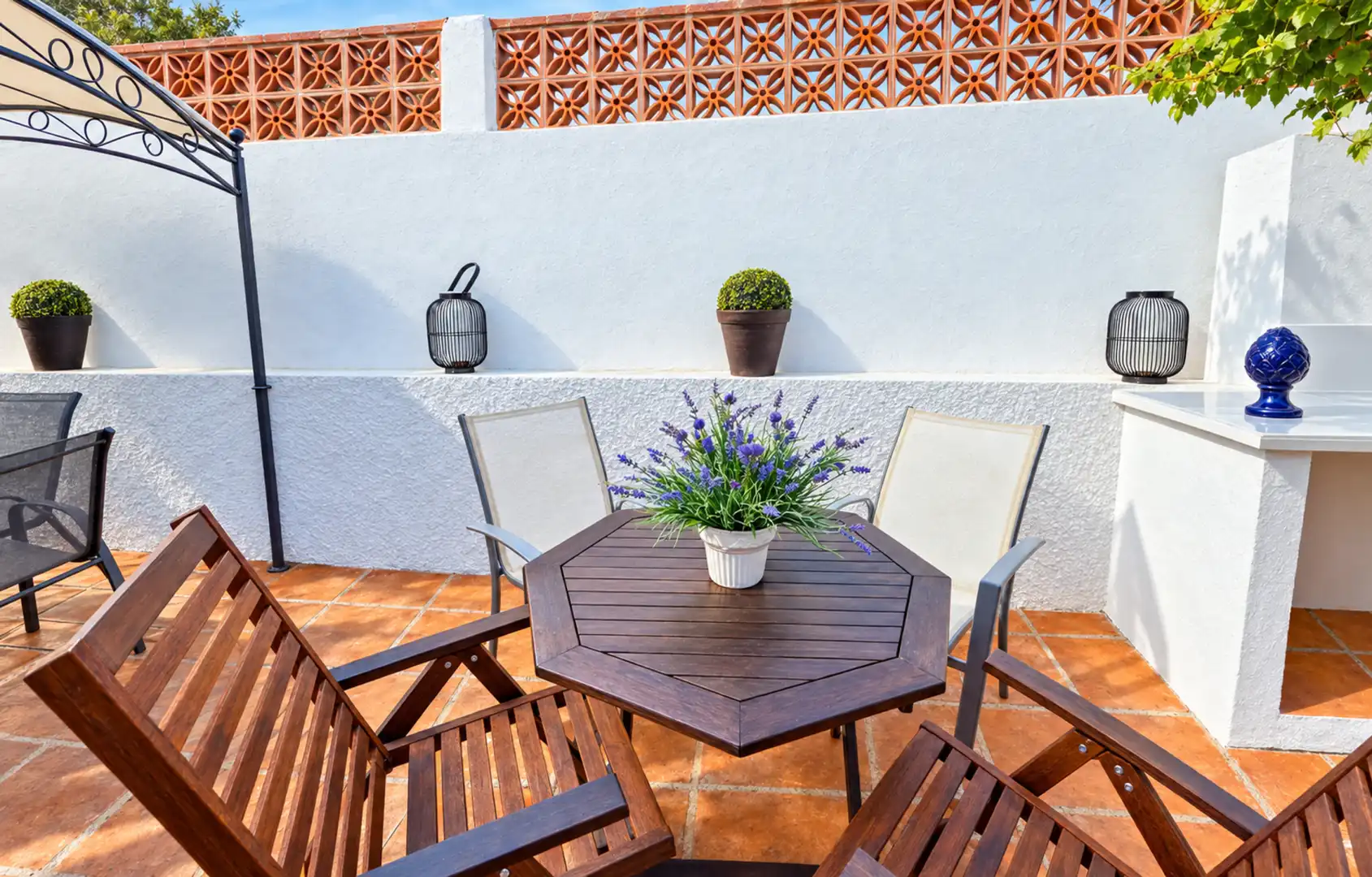 Terrace of Houses for sale in La Duquesa