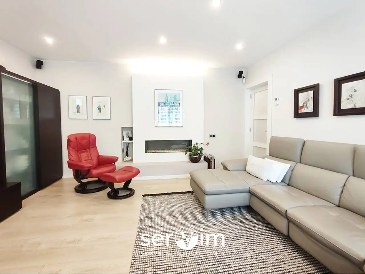 Sala de estar de Casa adosada en venta en Girona con Aire acondicionado, Calefacción y Jardín privado