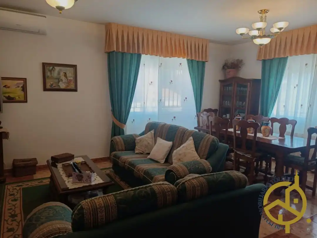 Sala d'estar de Casa o xalet en venda en El Viso de San Juan amb Aire condicionat, Calefacció i Jardí privat