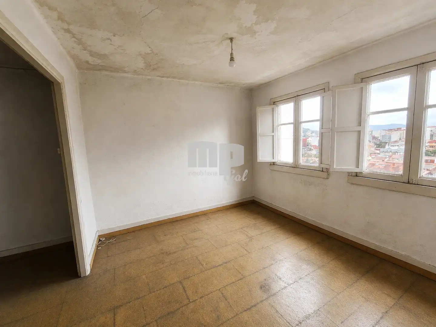 Habitación de Edificio en venta en Vigo 