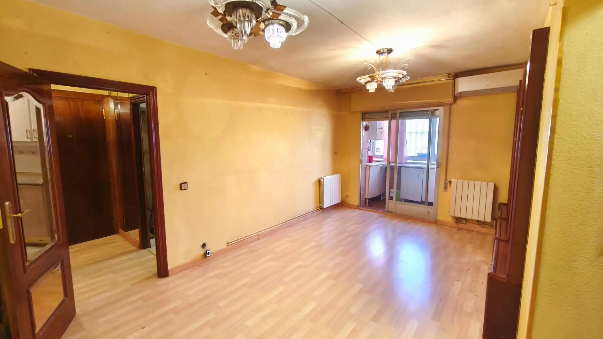 Wohnzimmer von Wohnung zum Verkauf in Alcobendas mit Klimaanlage, Privatgarten und Balkon