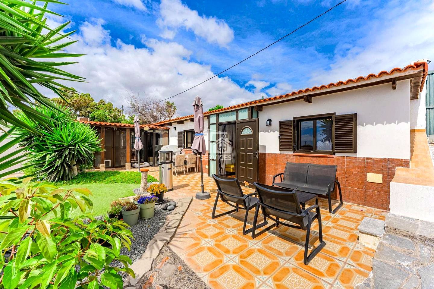 Exterior view of House or chalet for sale in Granadilla de Abona  with Air Conditioner, Private garden and Parquet flooring