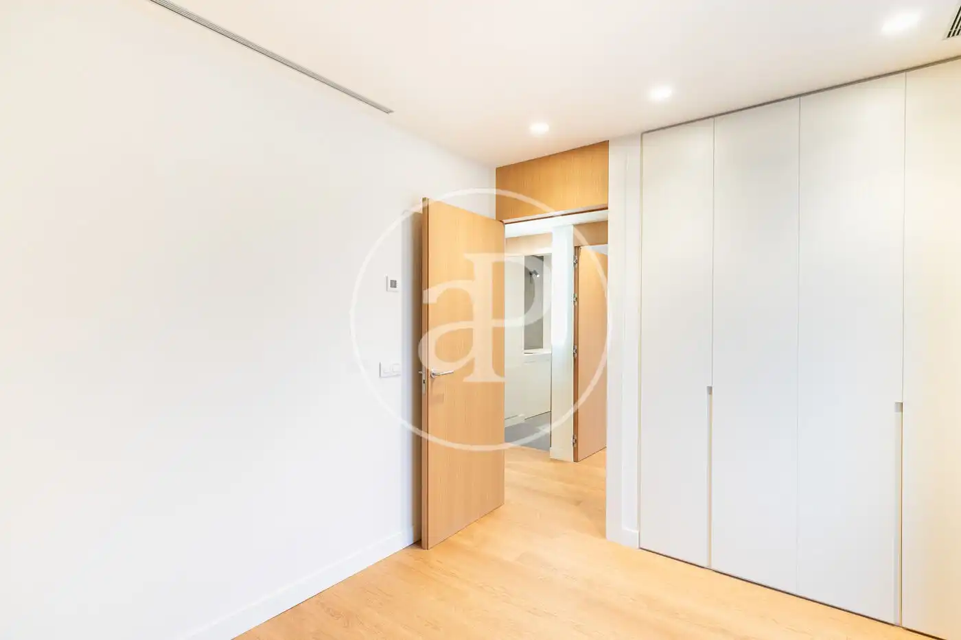 Flat for rent in Barcelona  with Air Conditioner, Heating and Private garden