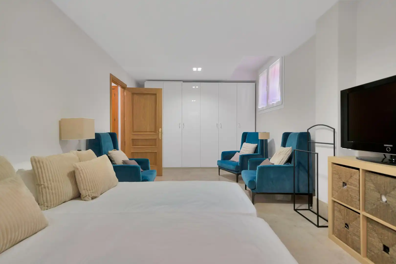Dormitori de Casa adosada de lloguer en Marbella amb Calefacció, Jardí privat i Terrassa