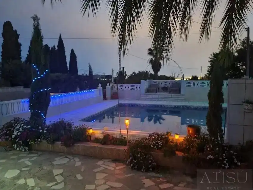 Casa amb piscina en venda a de la Parra, imagen 2