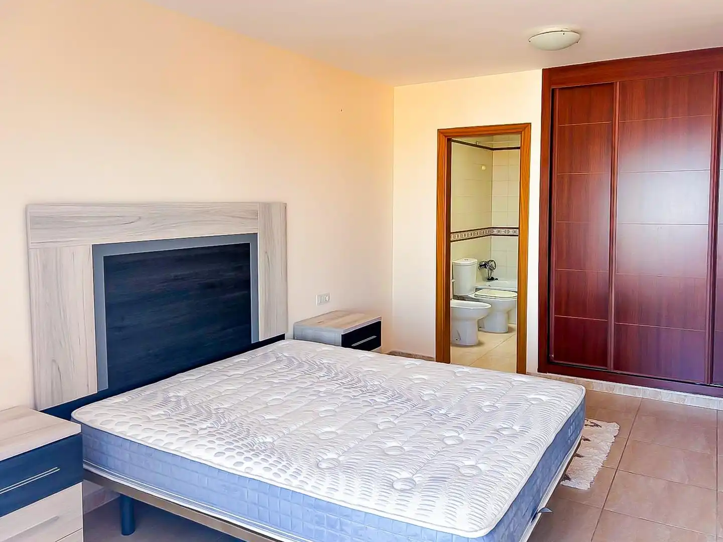 Habitación de Dúplex en venta en Adeje con Aire acondicionado, Jardín privado y Terraza