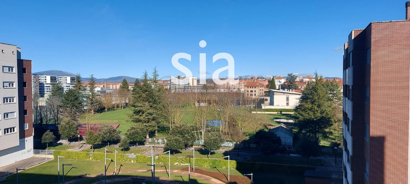 Exterior view of Flat for rent in Vitoria - Gasteiz  with Heating, Terrace and Storage room