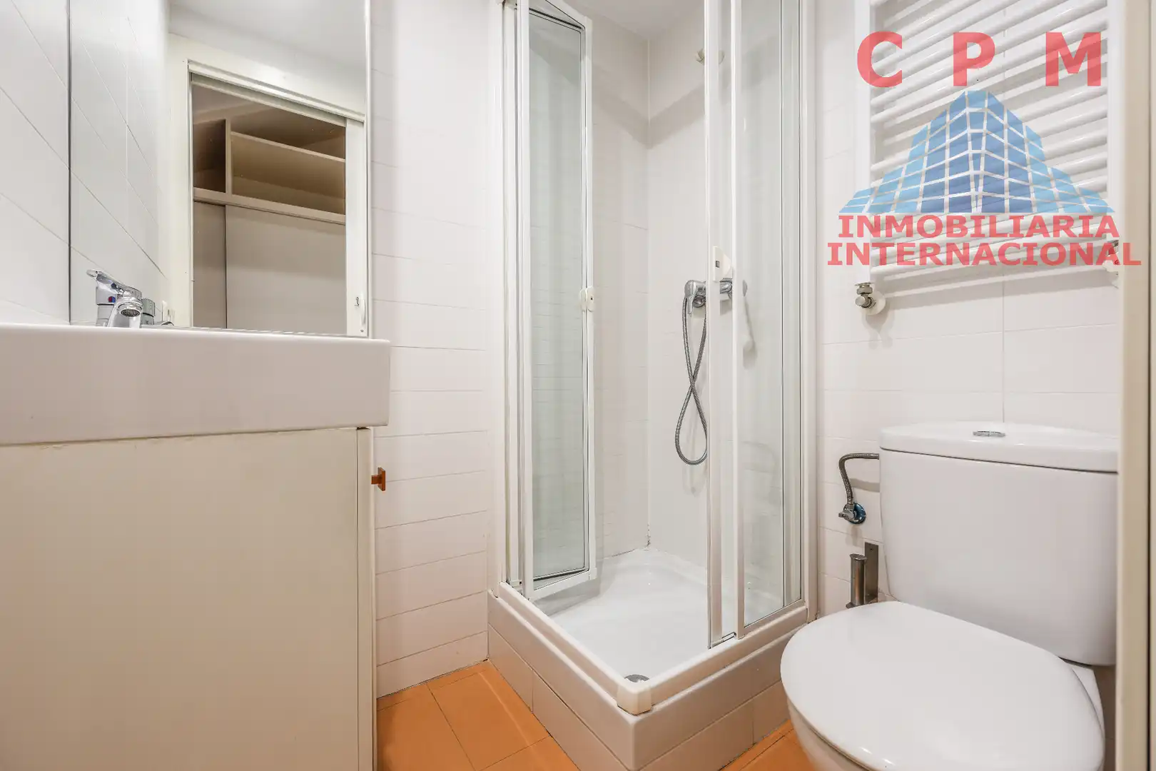 Bathroom of Duplexes for rent in Madrid  with Air Conditioner, Heating and Parquet flooring