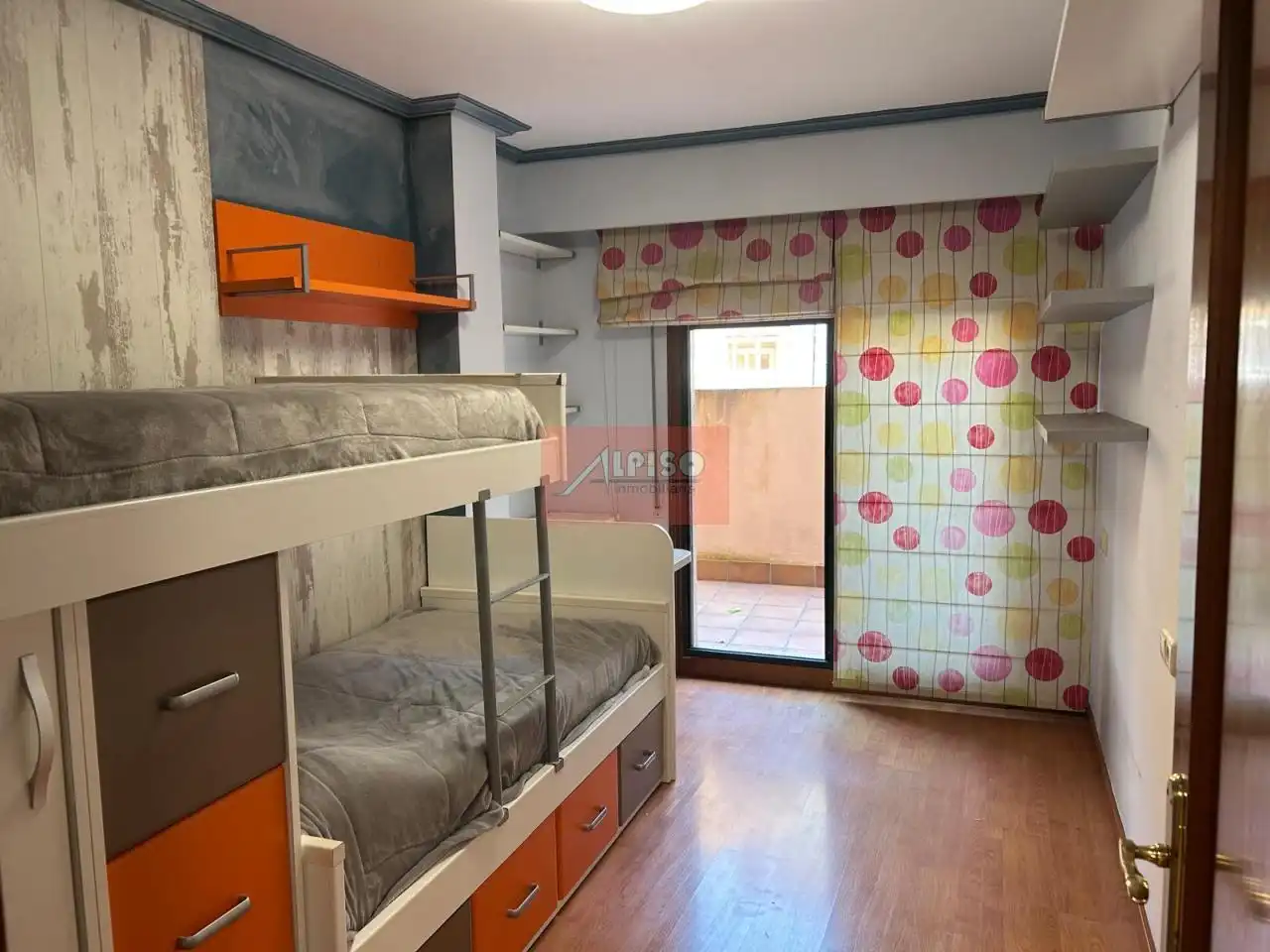 Dormitori de Apartament en venda en Ourense Capital  amb Calefacció i Terrassa