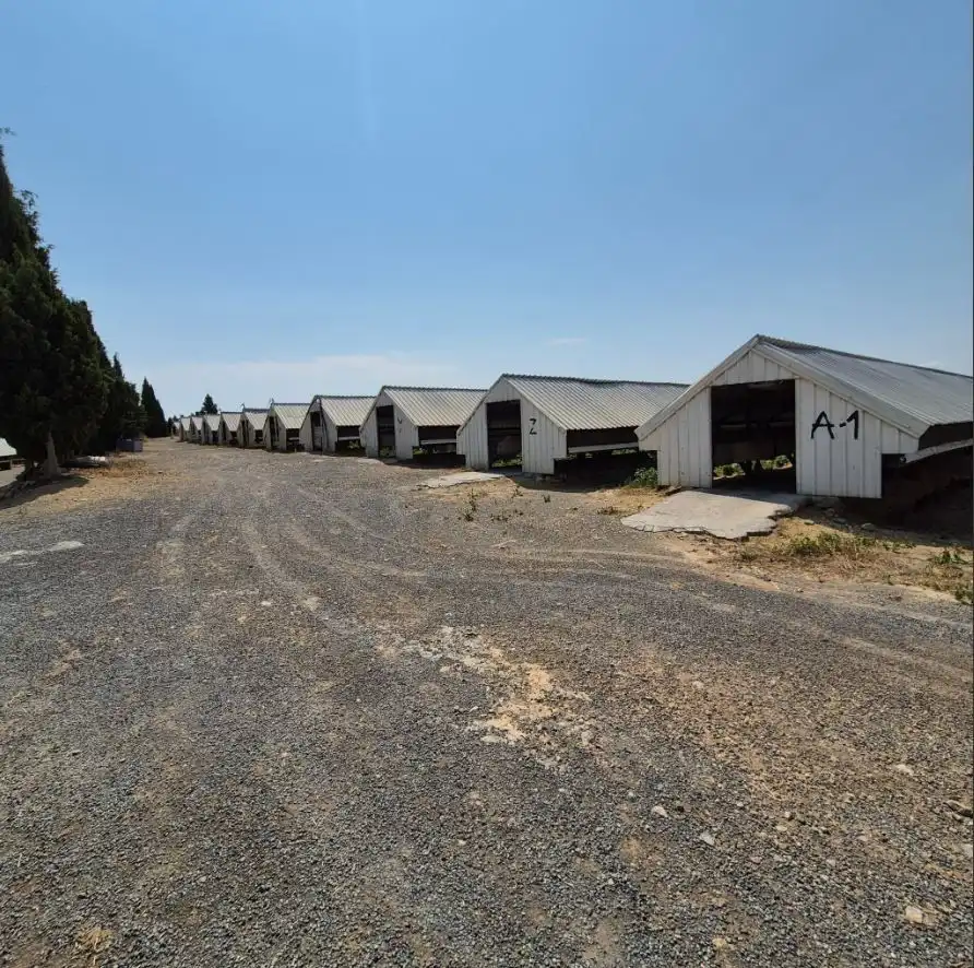 Exterior view of Commercial properties for rent in Viver  with Air Conditioner and Furnished