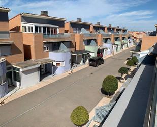 Vista exterior de Casa adosada en venda en La Muela amb Terrassa i Balcó