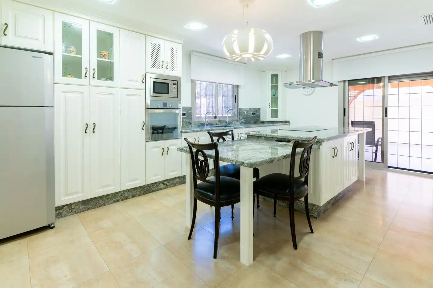 Cocina de Casa o chalet en venta en Elche / Elx con Aire acondicionado, Jardín privado y Parquet