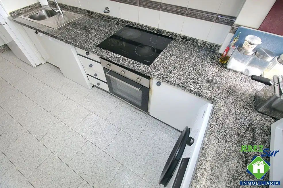 Kitchen of Flat for sale in Jerez de la Frontera  with Air Conditioner, Heating and Terrace