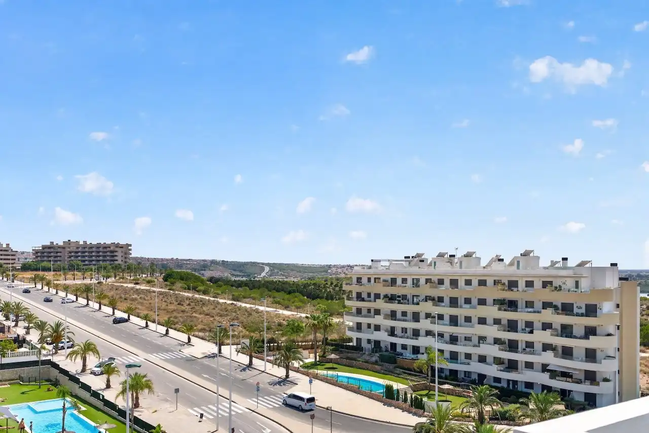 Vista exterior de Ático en venta en Elche / Elx con Aire acondicionado, Calefacción y Jardín privado