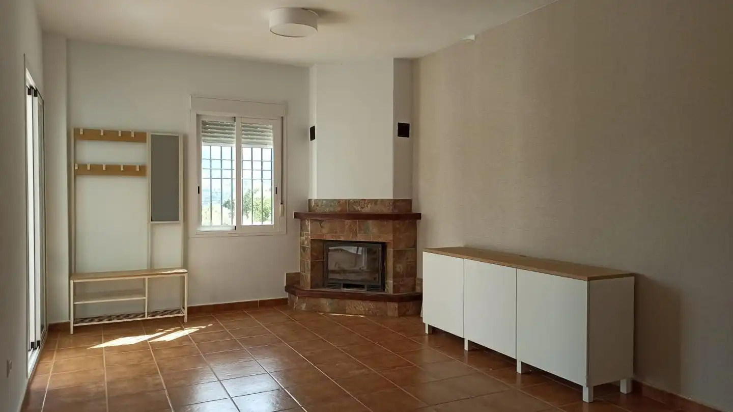 Sala de estar de Casa o chalet de alquiler en Riogordo con Terraza