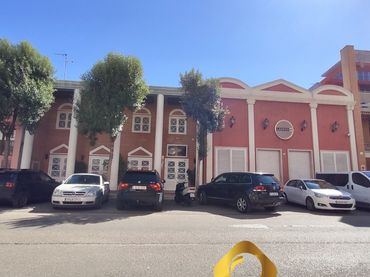 Local comercial en venta en Piscinas