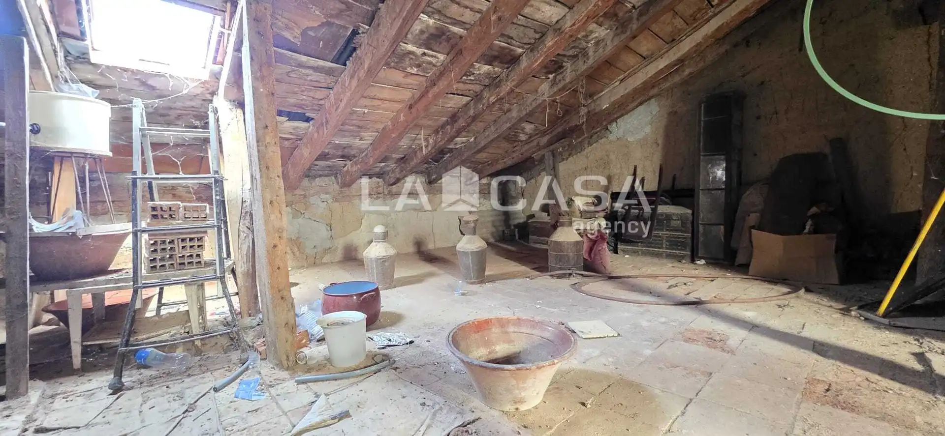 Houses for sale in Villavaquerín, Valladolid