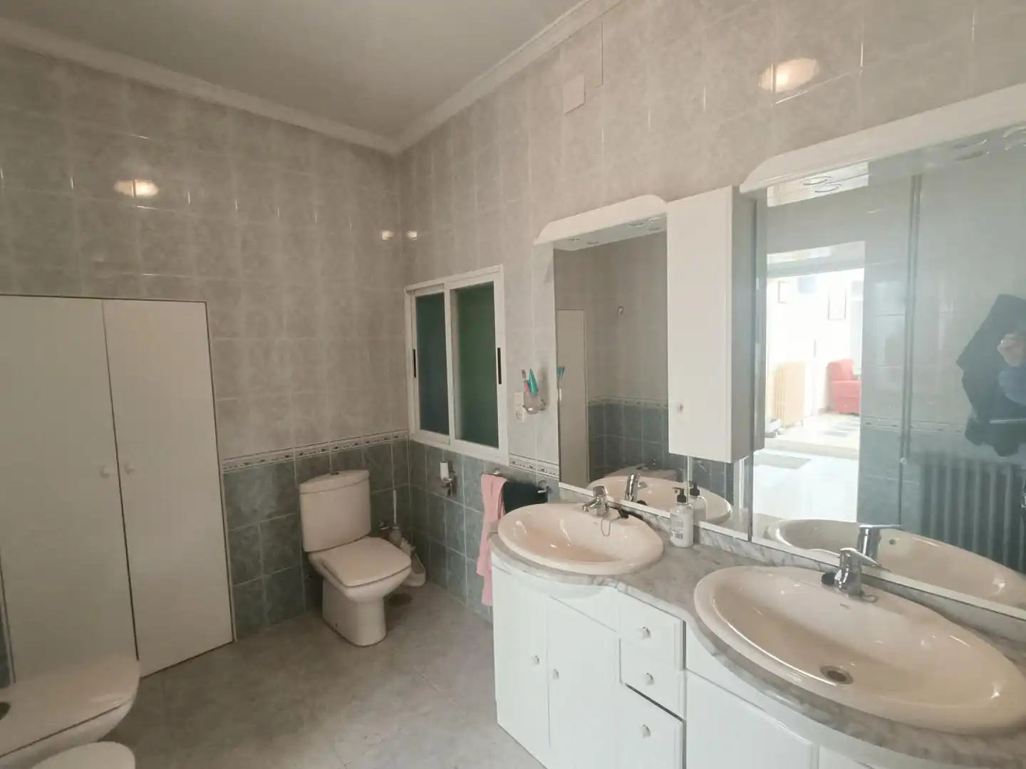 Baño de Casa adosada en venta en Villarta de San Juan con Calefacción, Terraza y Balcón