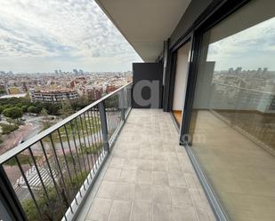 Exterior view of Flat for sale in  Barcelona Capital  with Air Conditioner, Heating and Terrace