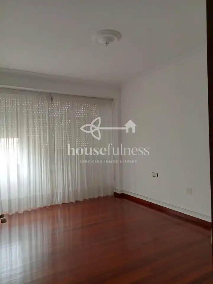 Habitación de Edificio en venta en Fene