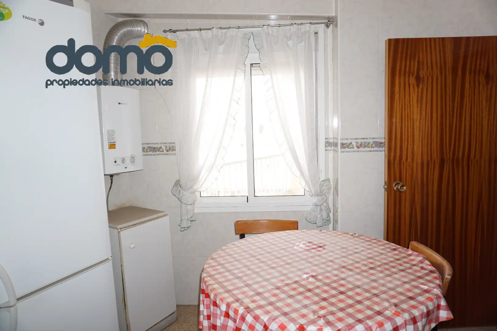 Cocina de Piso en venta en Almería con Amueblado y Balcón