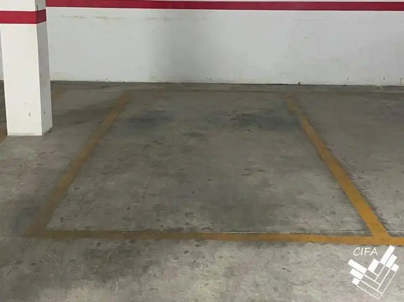 Garage zur Miete in Calle de la Mare de Déu del Pilar, Casco Urbano