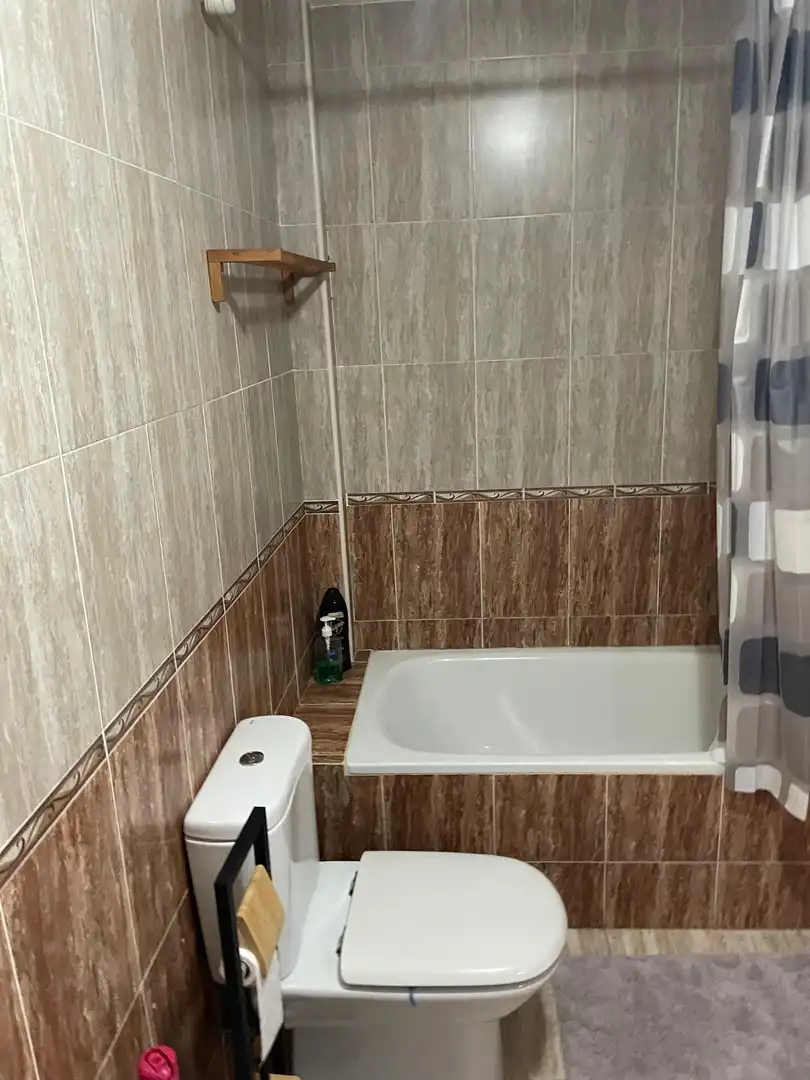 Badezimmer von Wohnung zur Miete in Águilas mit Möbliert und Balkon