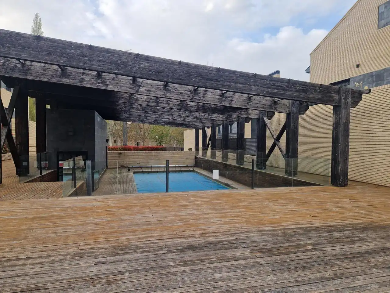 Piscina de Casa o chalet en venta en Burgos con Calefacción, Jardín privado y Trastero