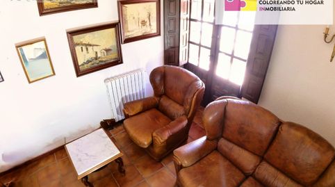 se vende chalet en Veguellina de Orbigo, con 5 habitaciones, 4 baños, cochera, jardín, pozo de riego, de 571m2, espacioso, imatge 4