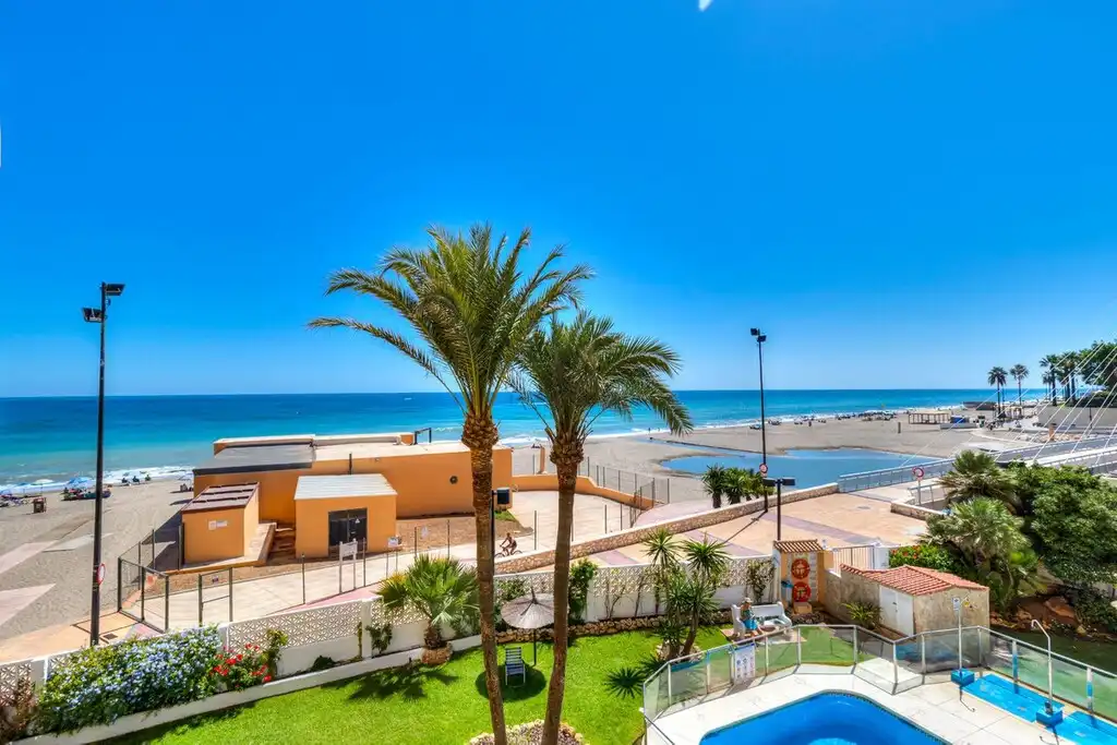 Apartamento con piscina en venta en Castillo Sohail - Myramar, imagen 3
