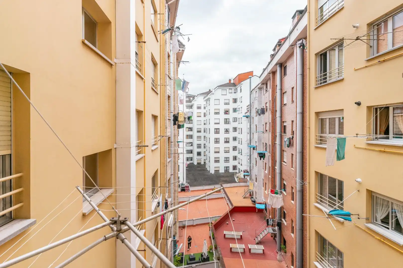 Terrassa de Apartament en venda en Oviedo  amb Calefacció, Terrassa i Balcó