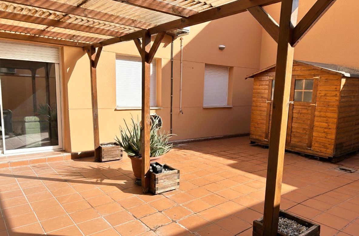 Terrassa de Planta baixa en venda en Girona Capital amb Aire condicionat, Calefacció i Forn