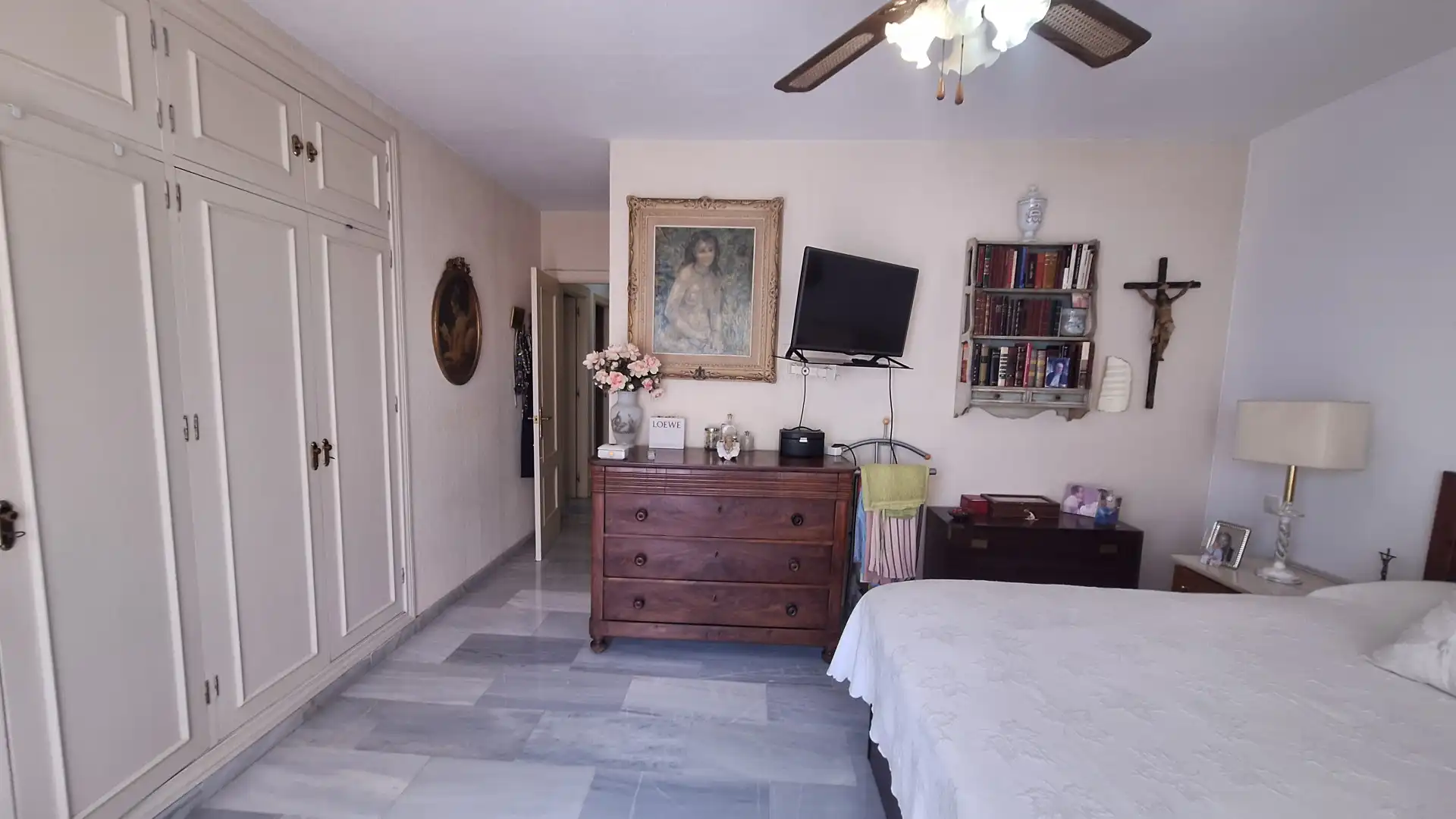 Bedroom of Detached homes for sale in Estepona  with Air Conditioner, Terrace and Swimming Pool