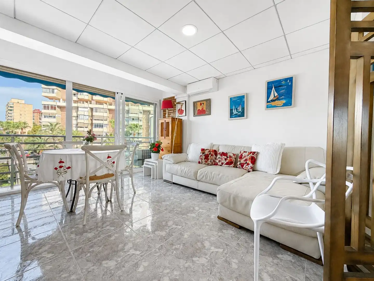 Sala d'estar de Apartament en venda en El Campello amb Aire condicionat i Terrassa
