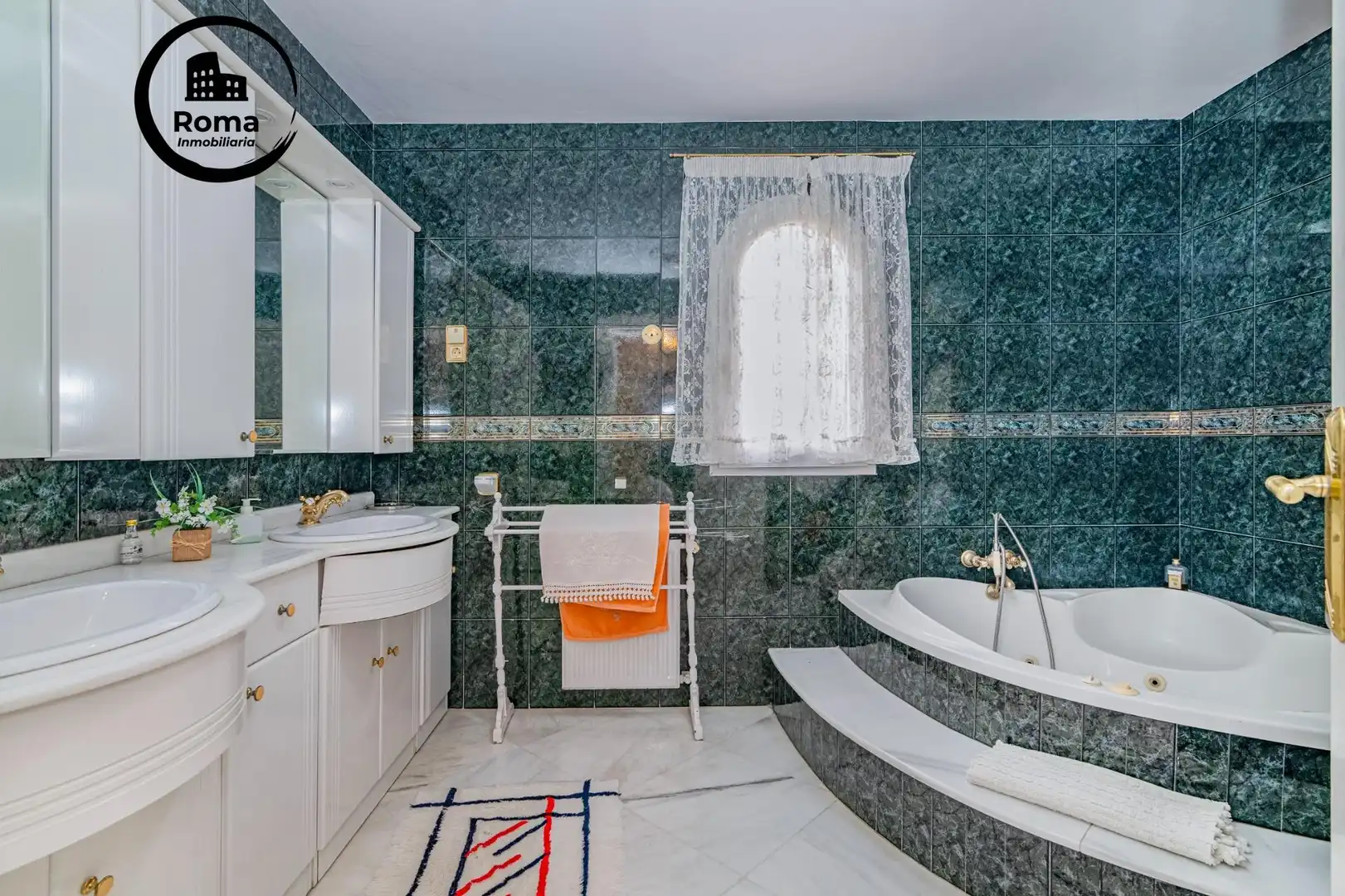 Baño de Casa o chalet en venta en La Zubia con Calefacción, Jardín privado y Terraza