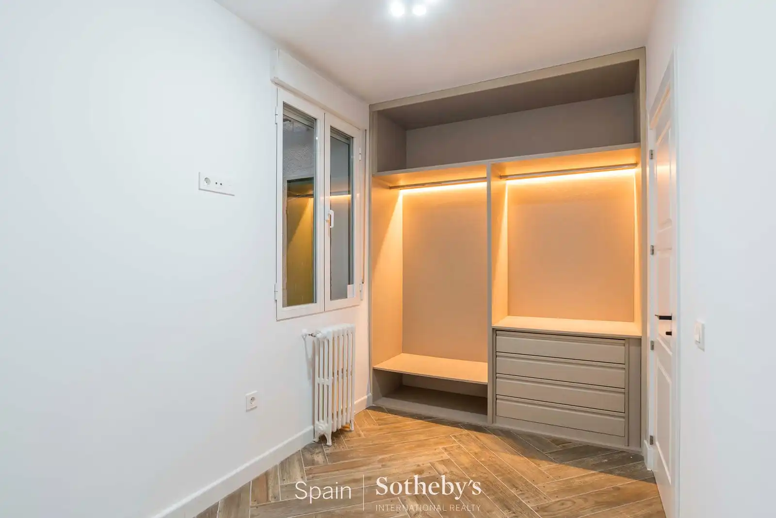 Apartments for sale in Madrid  with Air Conditioner and Heating
