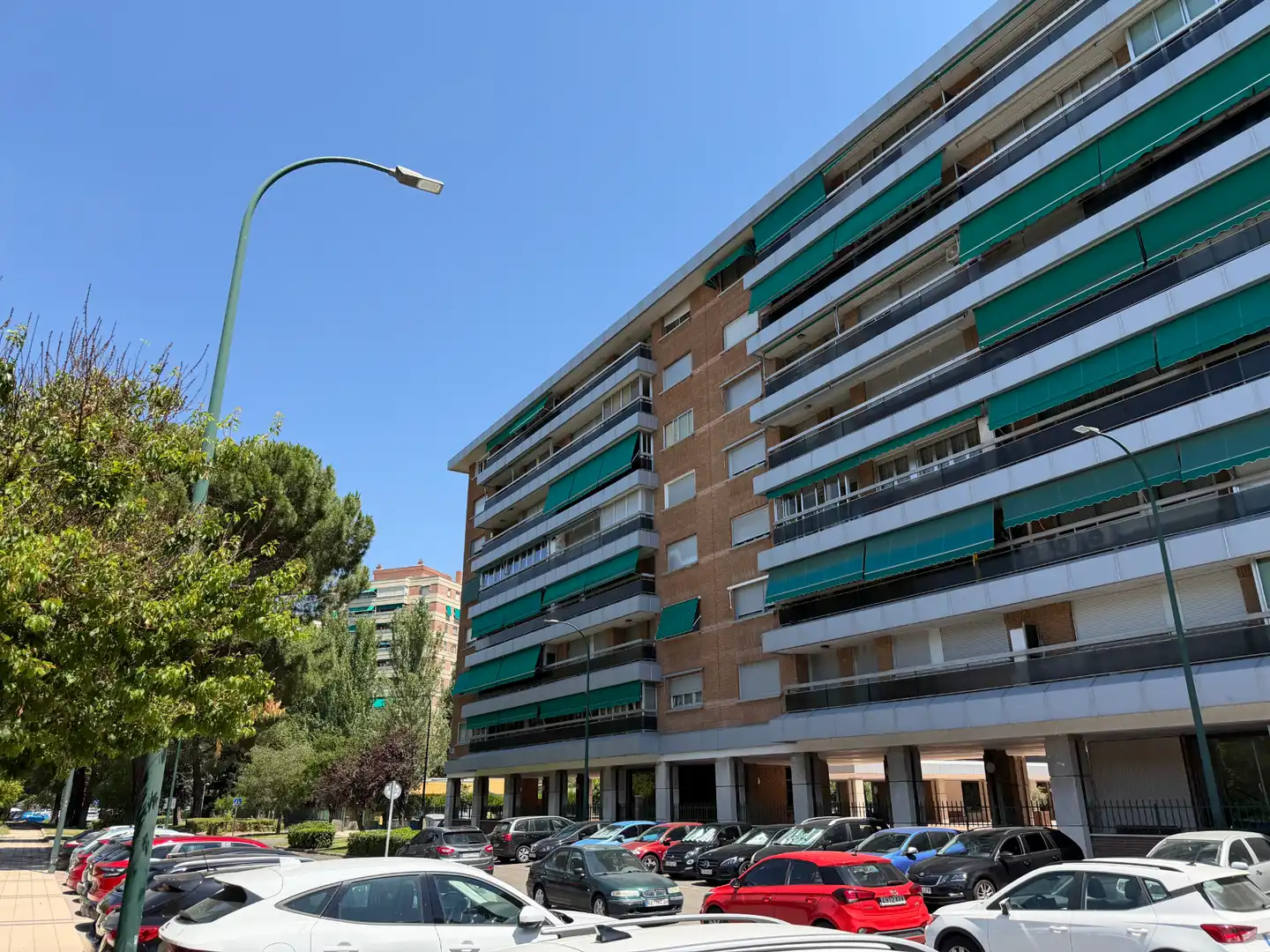 Piso con terraza en venta en Calle Mariano García Abril 4
