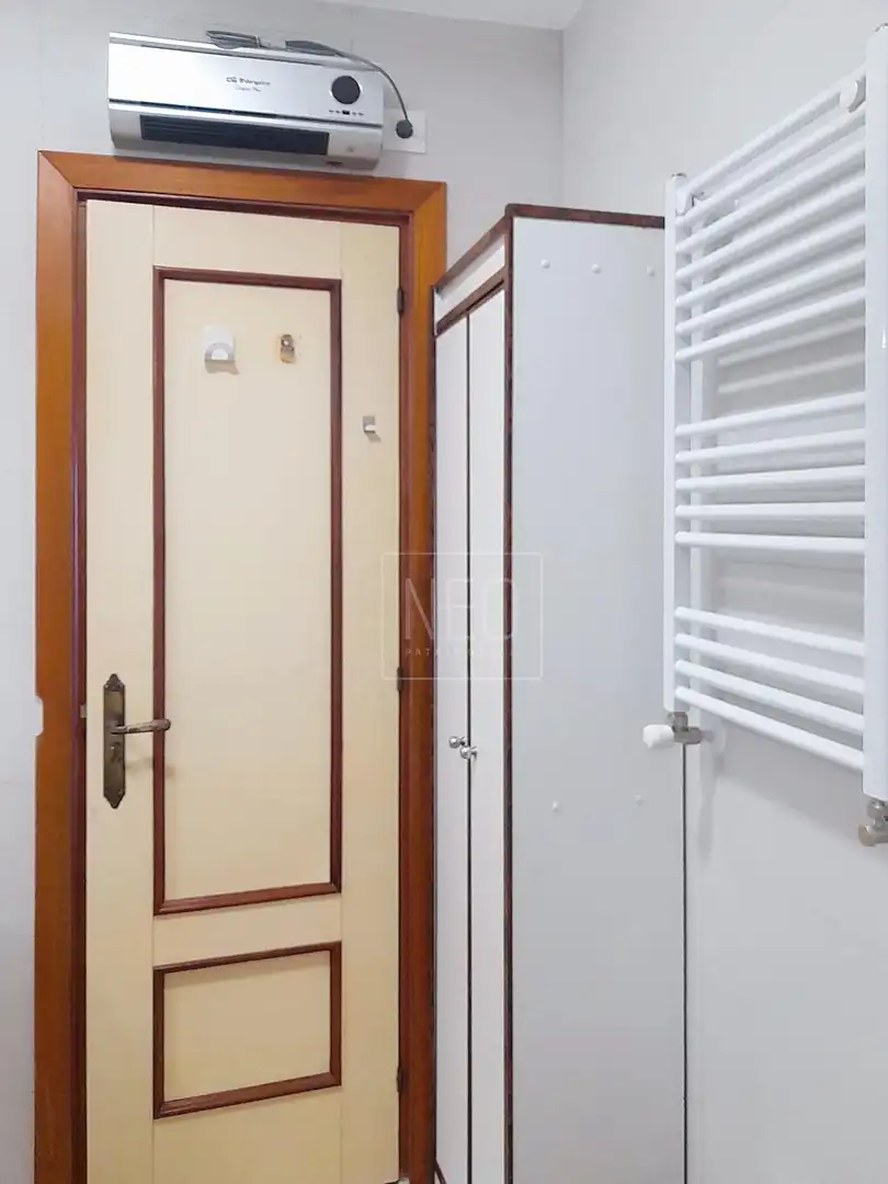 Bany de Pis en venda en Madrid amb Calefacció, Parquet i Terrassa