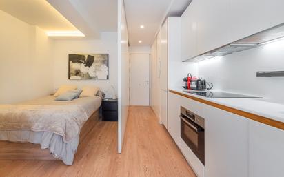 Bedroom of Flat for sale in  Madrid Capital  with Air Conditioner, Heating and Terrace