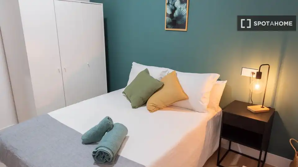 Room in Embajadores - Lavapiés