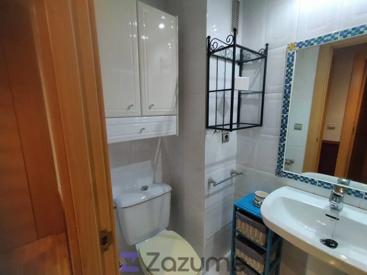 Baño de Piso de alquiler en Zaragoza con Aire acondicionado, Calefacción y Parquet