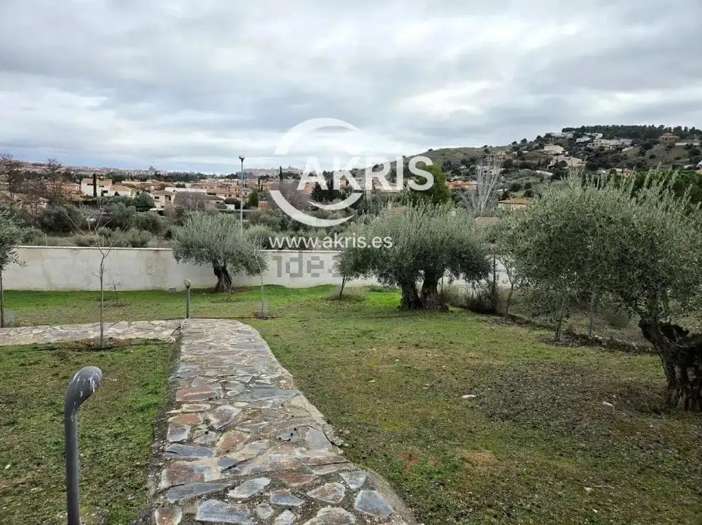 Casa amb piscina en venda a Calle Monasterio Santa María la Real, imagen 7