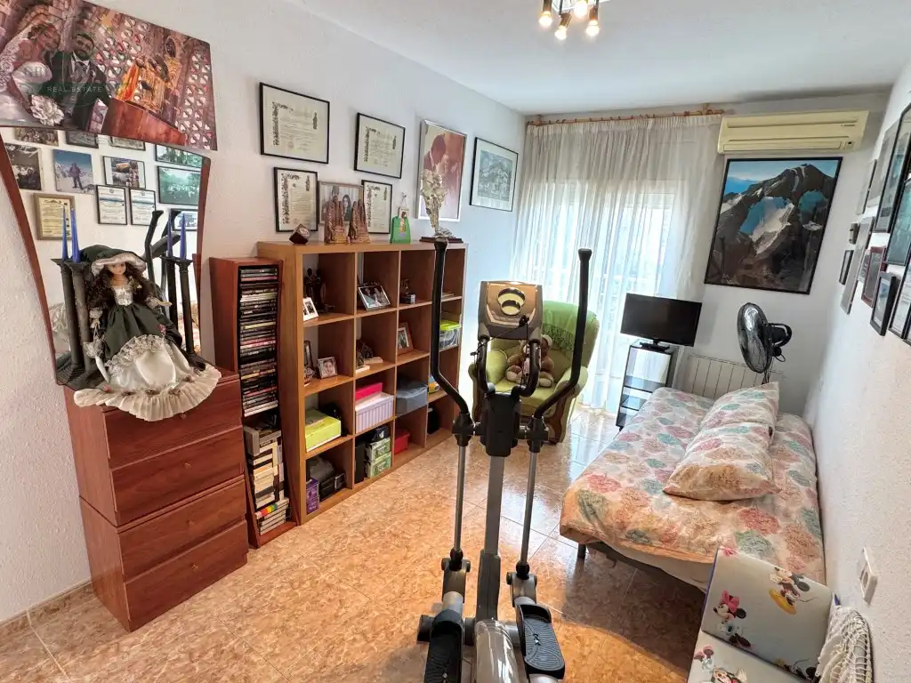 Sala d'estar de Casa adosada en venda en El Vendrell amb Aire condicionat, Balcó i Piscina comunitària