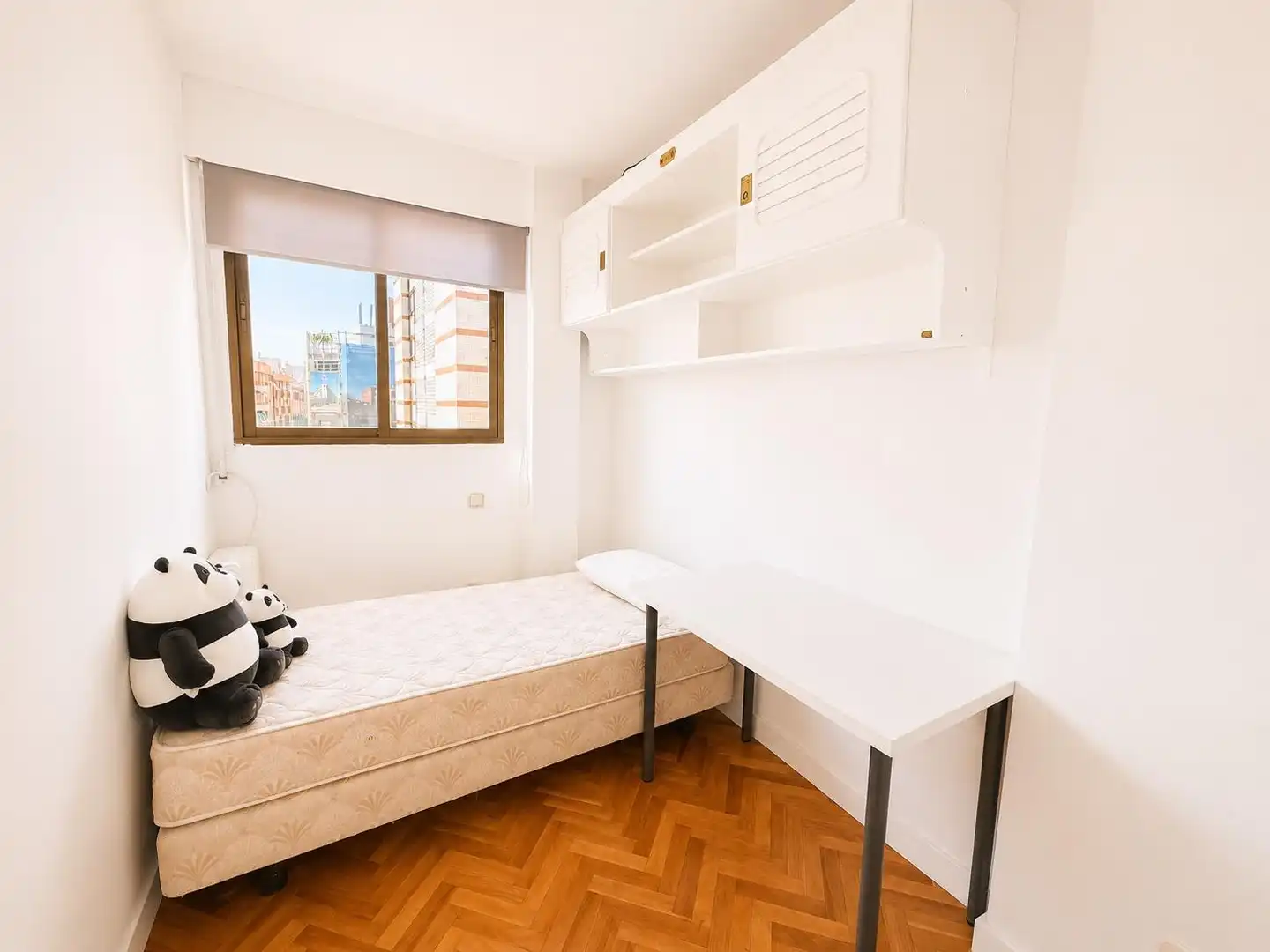 Bedroom of Flat for rent in Madrid  with Air Conditioner, Heating and Furnished