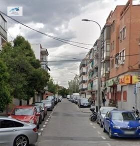 Piso en venta en Calle PEIRONCELY, Entrevías